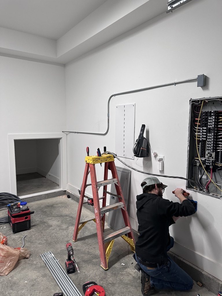 Incline Electric job photo